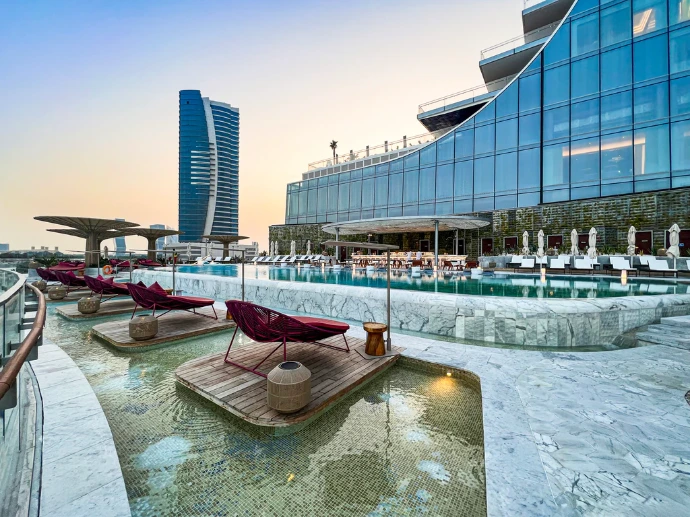 Solución de audio profesional Sonance para hoteles y hospitality